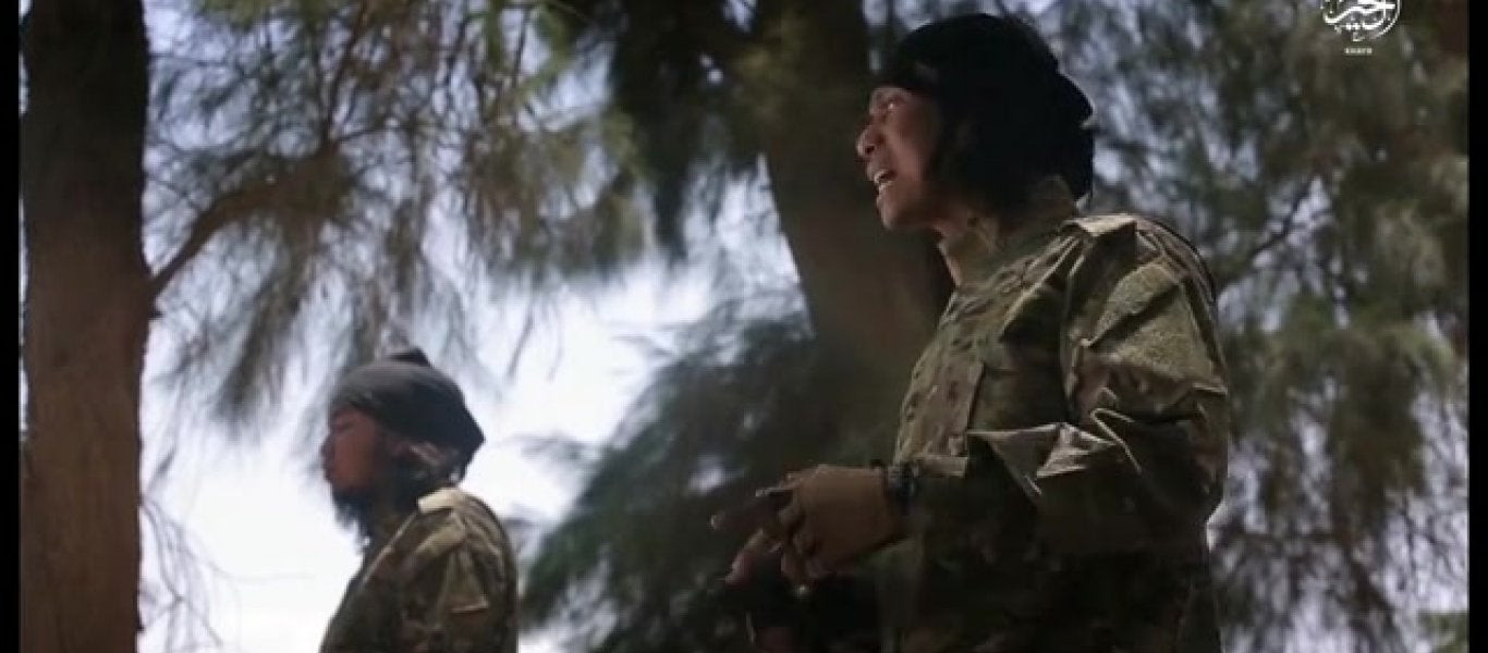 Φρίκη: Φανατικοί ισλαμιστές του ISIS εκτελούν τρεις ομήρους – Σκληρές εικόνες (βίντεο)